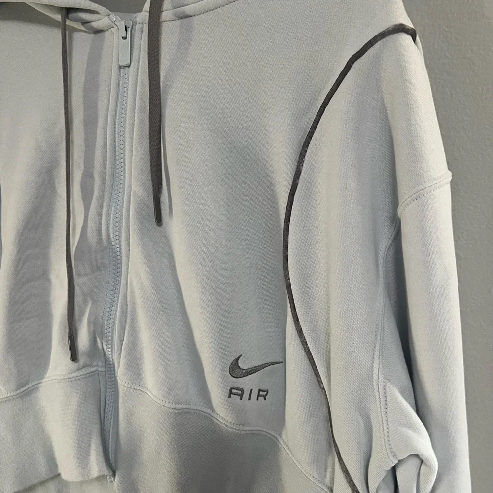 Nike Light Gray Cropped Zip Hoodie with Contrast Piping